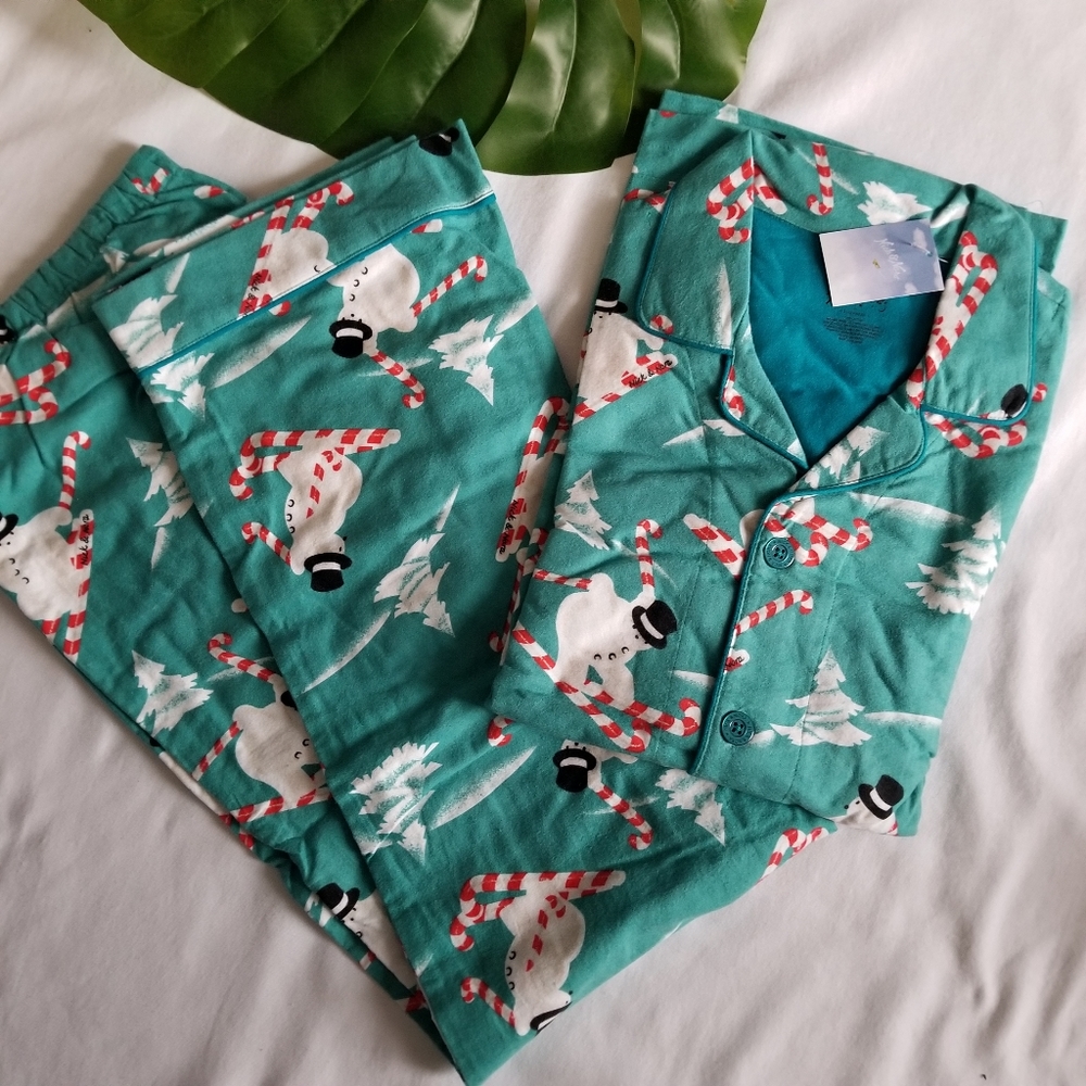 NWT • Fleece Pajamas • sz L